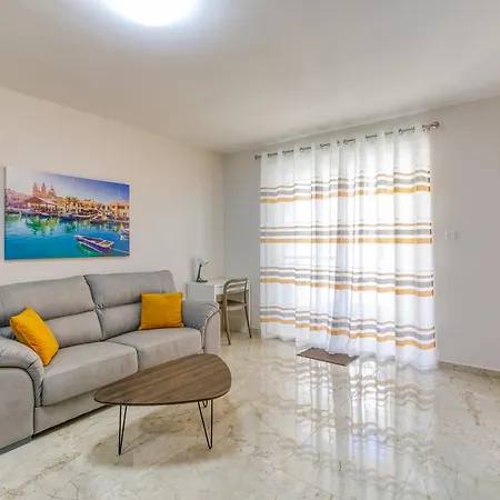 Lovely 3br With Private Terrace In By 360 Estates Lägenhet