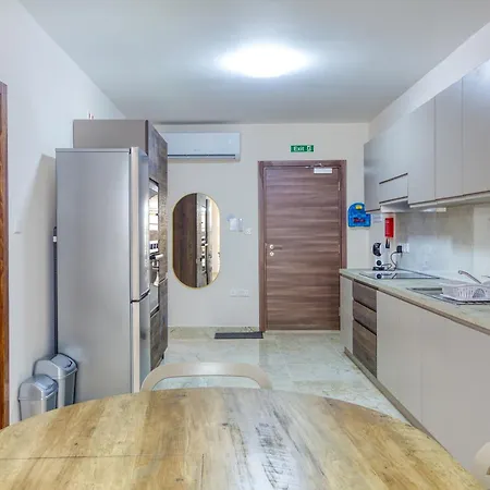 Lovely 3br With Private Terrace In By 360 Estates * スリーマ