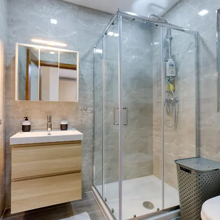 Lovely 3br With Private Terrace In By 360 Estates